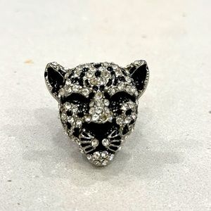 Rhinestone leopard face ring